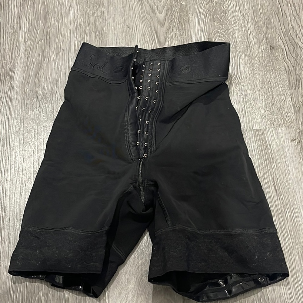 Sol Beauty short size L